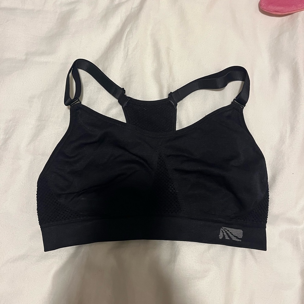 Marika sports bra